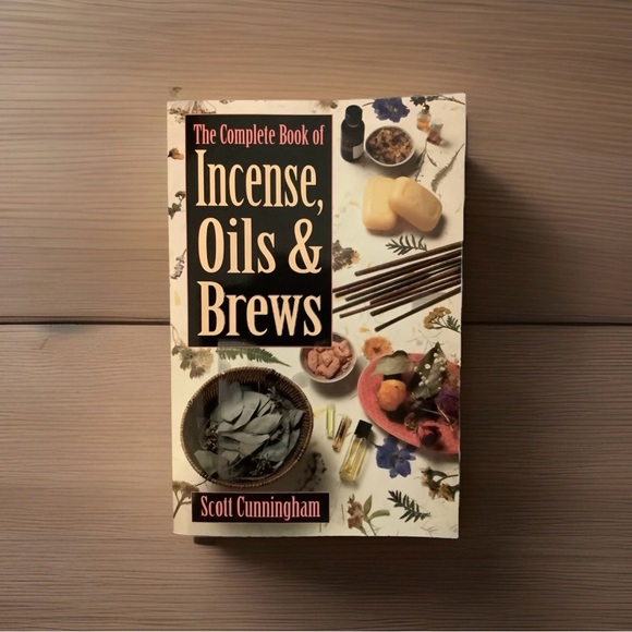 Coffee Table Book Collection - Picture 5 of 10